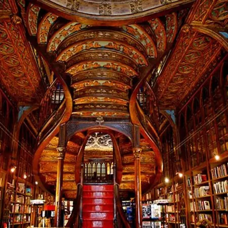 Nearby Market In Porto